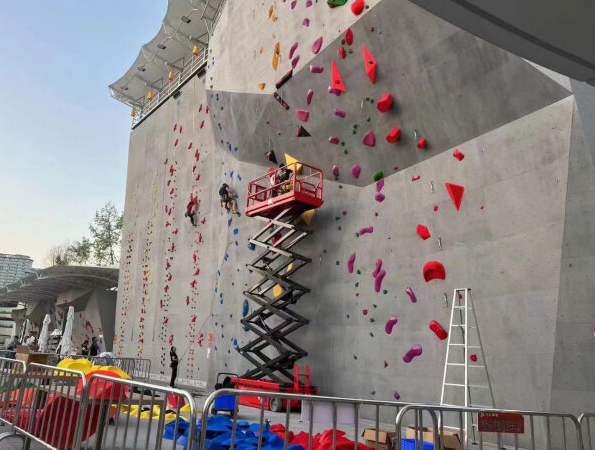 高空升降機(jī)多少錢一臺(tái)